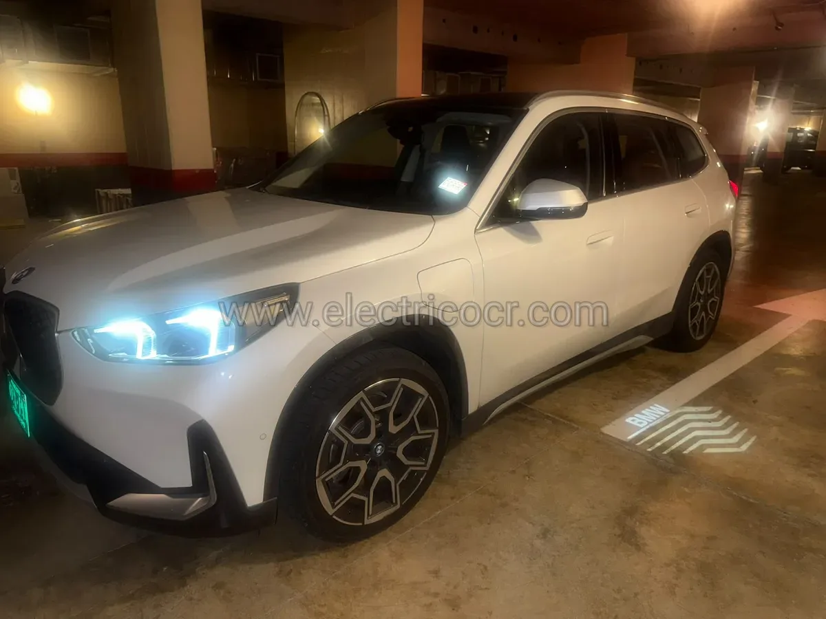 BMW IX1 2024