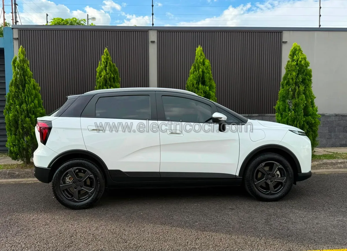 Geely Geometry E 2025